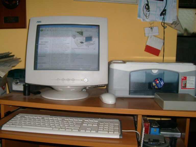 File:Personal Computer 774.JPG - a computer monitor and keyboard on a desk